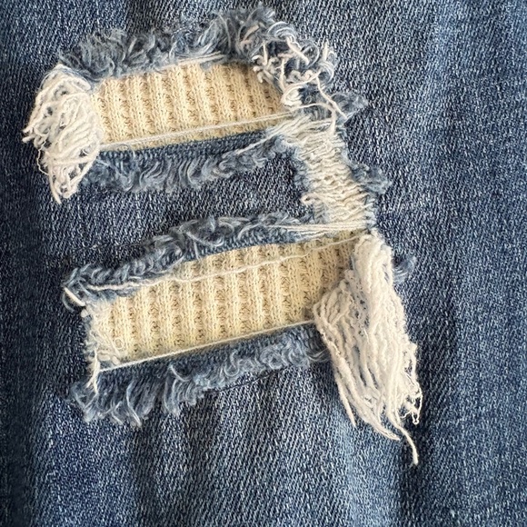 Judy Blue Boyfriend Fit Distressed Jeans - Picture 4 of 7